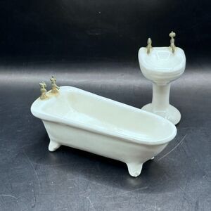 Vintage Miniature Dollhouse Furniture White Porcelain Bathroom Set Sink Tub